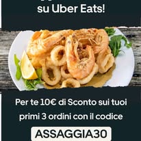 Fritto misto di pesce: paranza, calamari e gamberi dorati